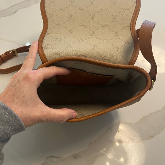 GiGi New York Jenni Saddle crossbody bag - Picture 2 of 2